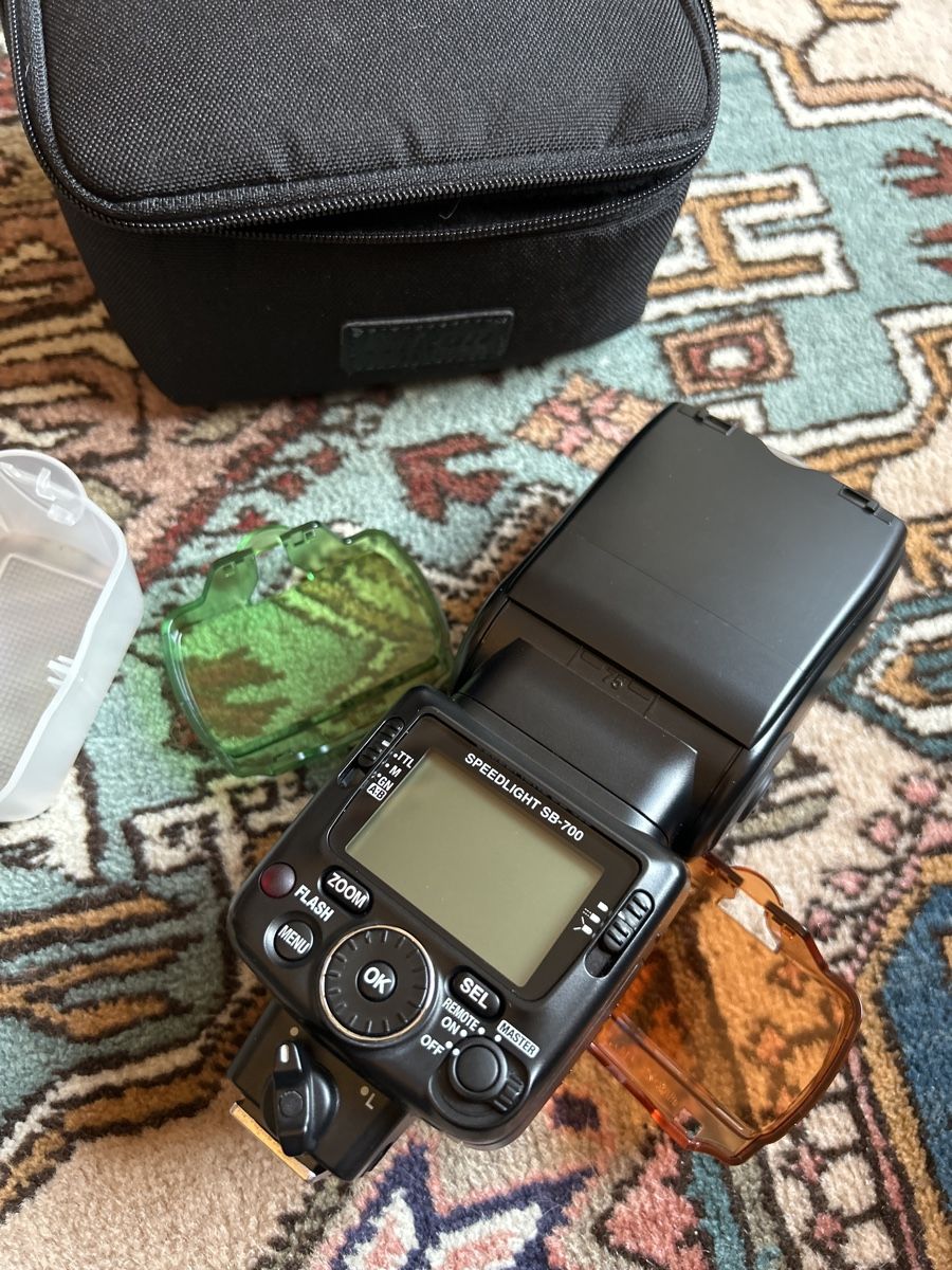 Nikon Blitze: NIKON flash -Speedlight SB-700 top condition – Gebraucht aus Wädenswil von lucy-ethel 1