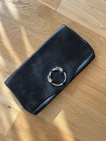 Pochette Gucci en cuir noir