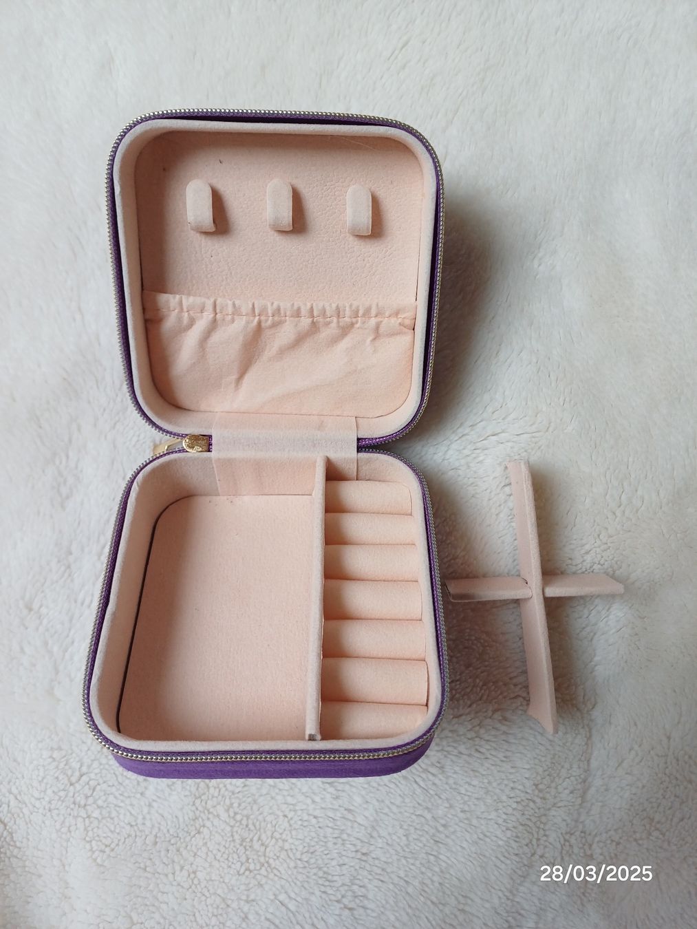 Schmuckkästen: Schmuckkästchen  - Material: Samt gefüttert – Neu und originalverpackt aus Würenlos von Abracadabra26 3