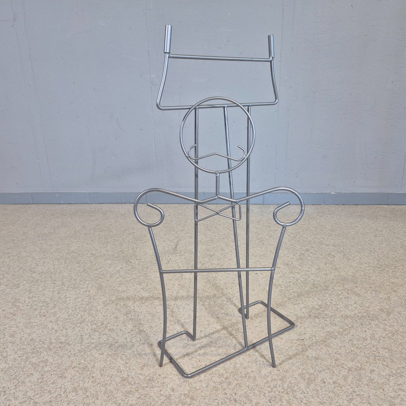 Guardaroba: Man Coat Rack Kleiderständer Garderobe Junge / Mann Metall – Usato da Nottwil venduto da Wondewa-Shop 6