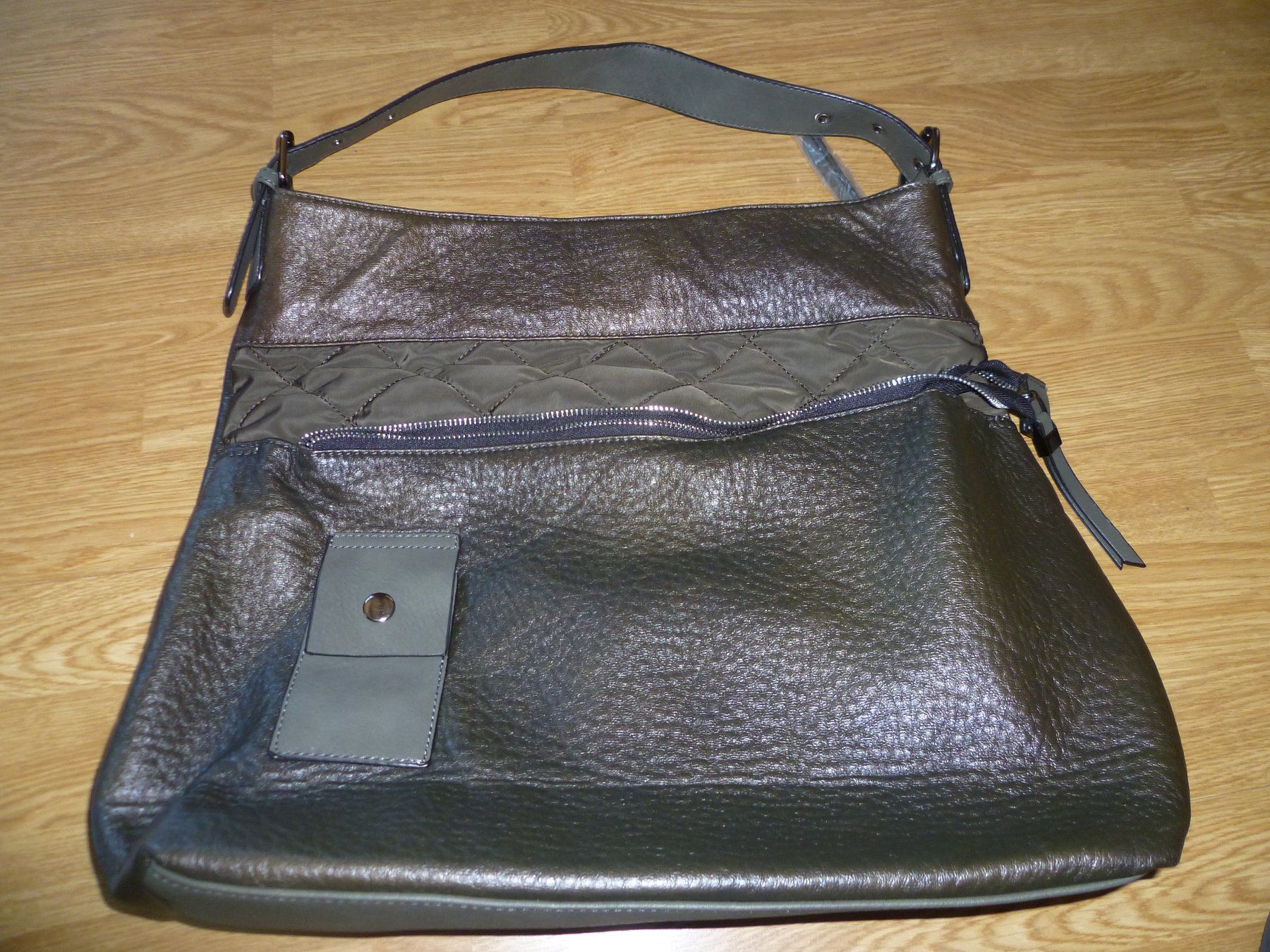 Taschen für Damen: Handtasche – Gebraucht aus Bargen BE von angel611