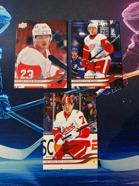 NHL Carte collezionabili: NHL/Upper Deck Serie2/2025-2026/Base/Detroid Red Wings – Nuovo (secondo la descrizione) da Jegenstorf venduto da Hcm