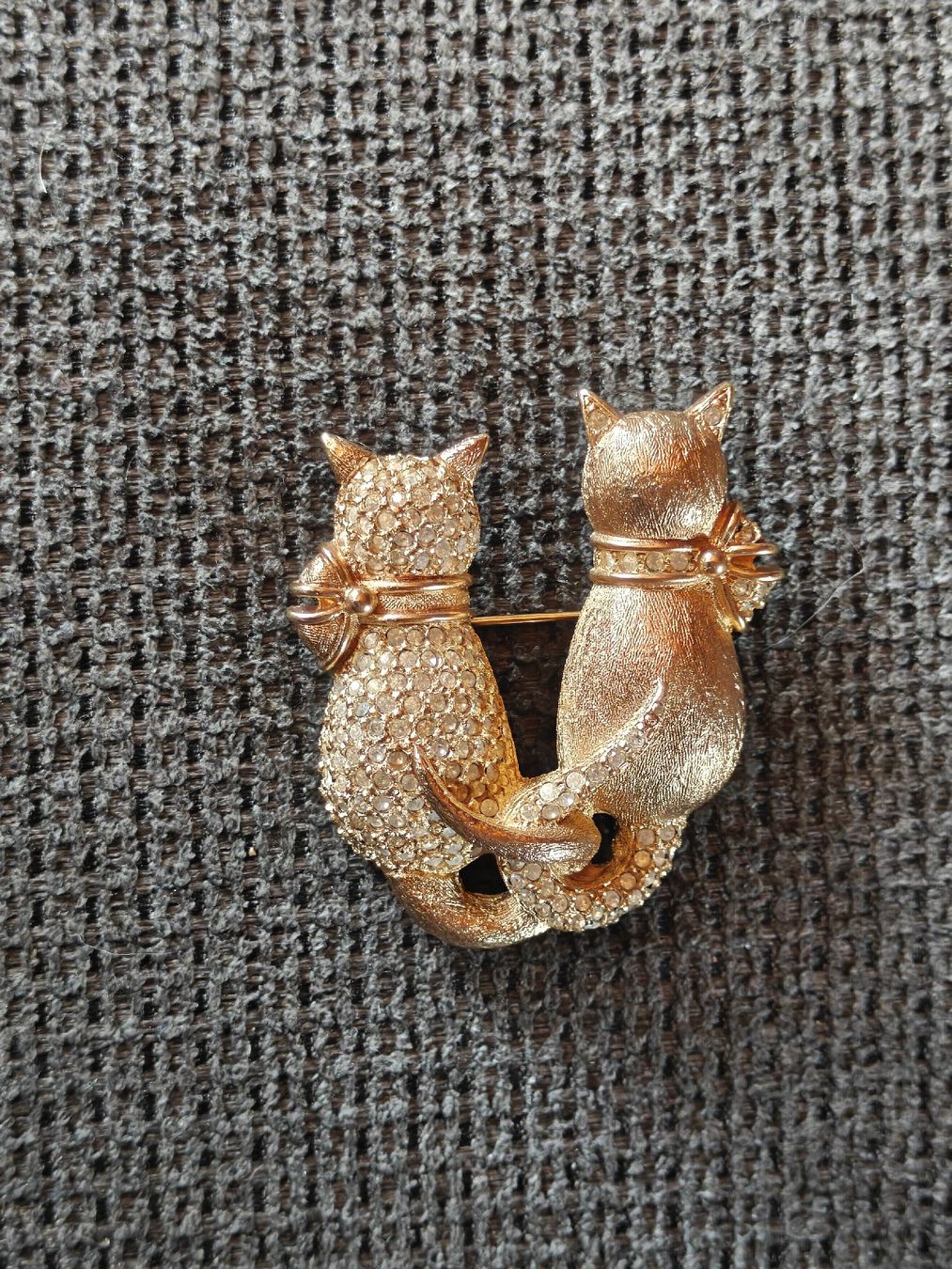 Dior Spille & Fermagli: Katzen Brosche von Christian Dior – Nuovo (secondo la descrizione) da Fideris venduto da VonRiva86