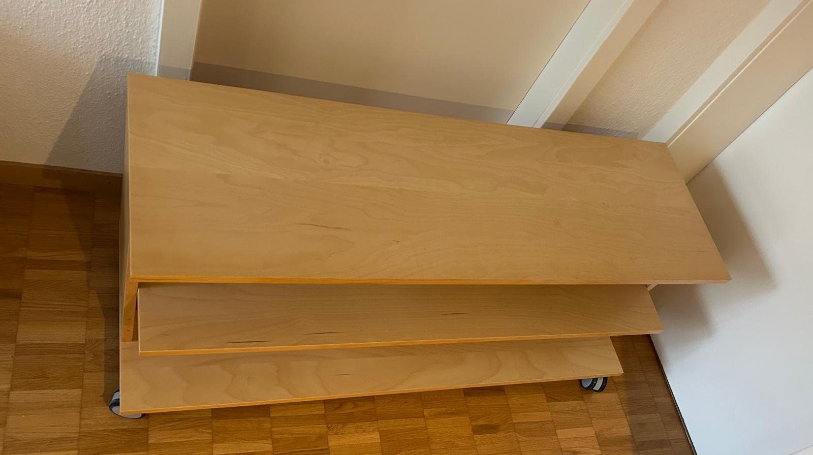 Regale: Ablagemöbel mit Rollen – Gebraucht aus Zürich von cme_9pnb 2