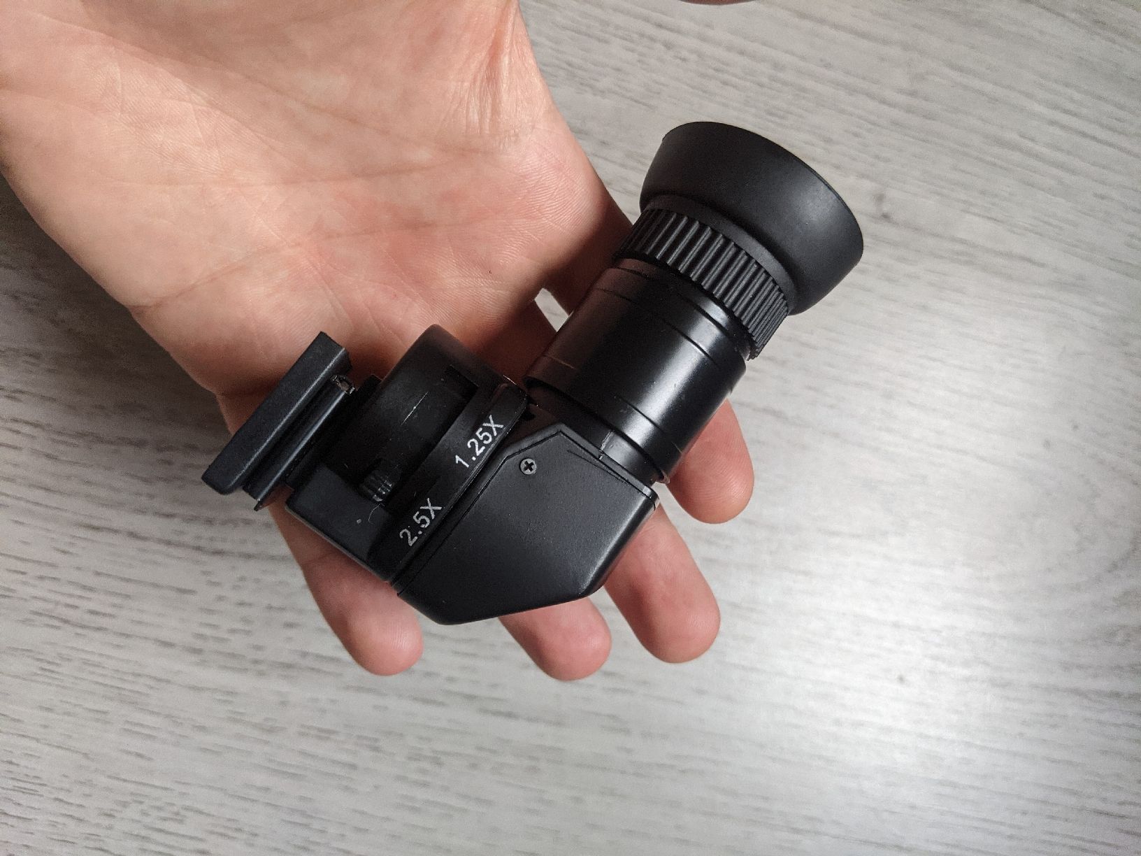 Obiettivi: Angle finder for cameras, unknown brand – Usato da Orbe venduto da NorthMost