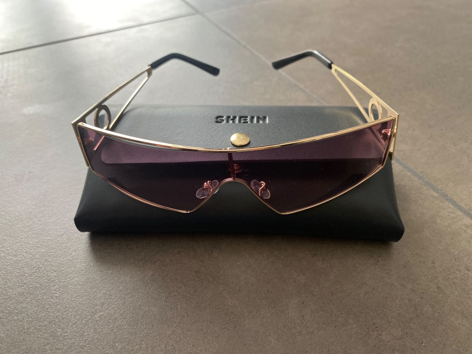 Shein lunettes de soleil (Neuf (Voir description)) à Delémont pour