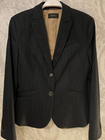 Eleganter Blazer (Grösse 40) – NEU