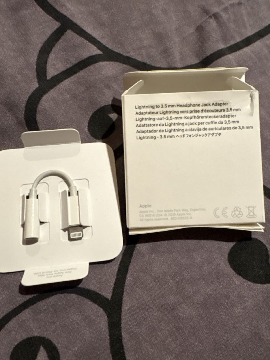 Apple Laufwerke & Adapter: Apple Adapter – Neu und originalverpackt aus Affoltern am Albis von tam_5vn5