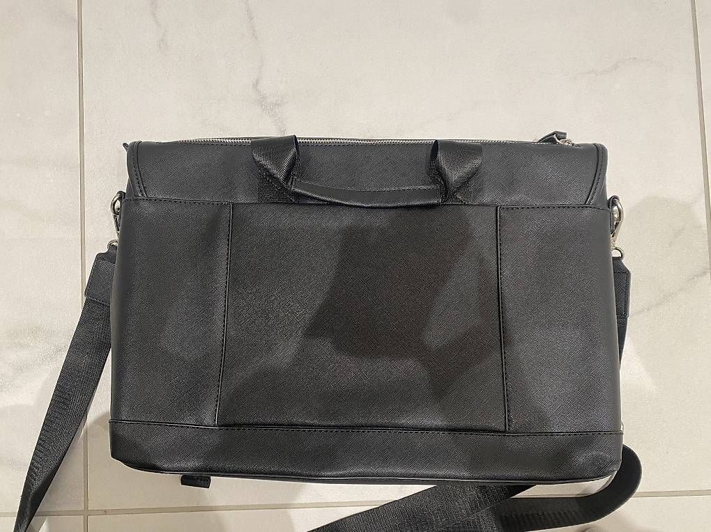Valentino Borse: Valentino Echtleder Männertasche – Usato da Seengen venduto da dan_h9dw 1