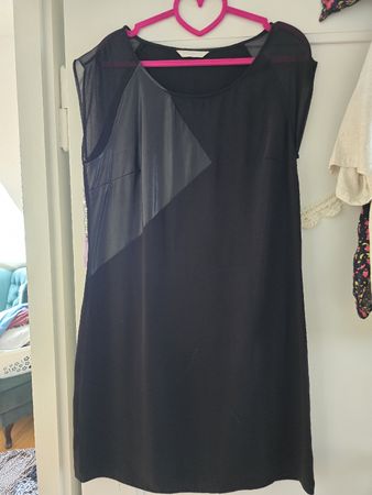 Elegantes schwarzes Kleid mit Lederimitat Grösse L