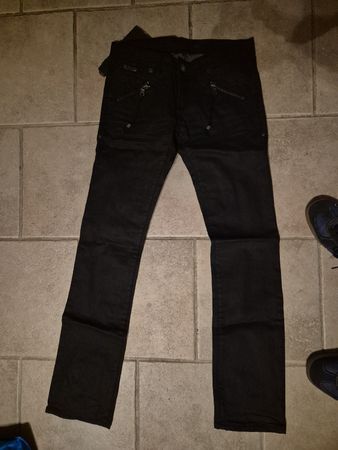 Schwarze Damen Jeans, neu mit Etikett, Gr. 28, Top Zustand