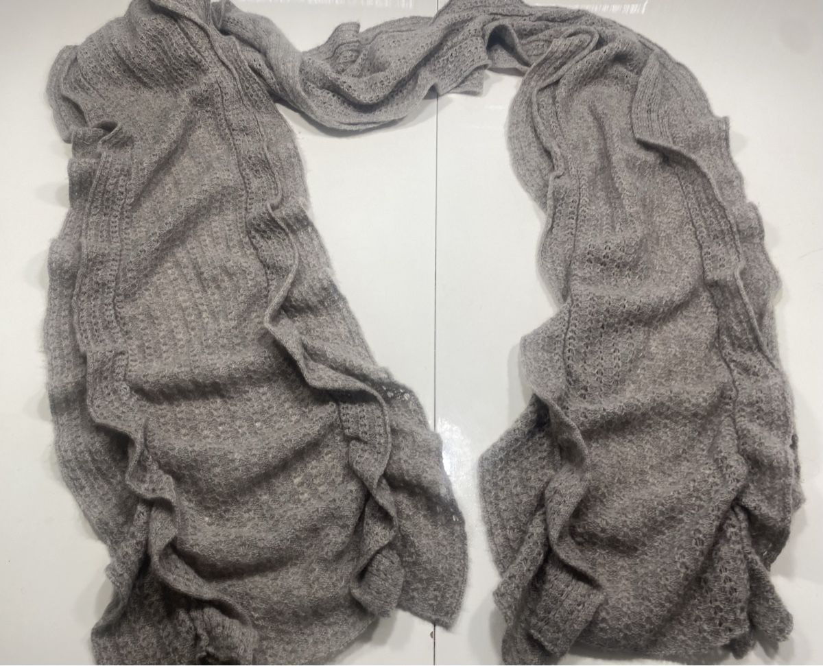 Repeat Foulard & Sciarpe: Repeat 100% Kaschmir Schal 🌸 – Usato da Opfikon venduto da Luis144