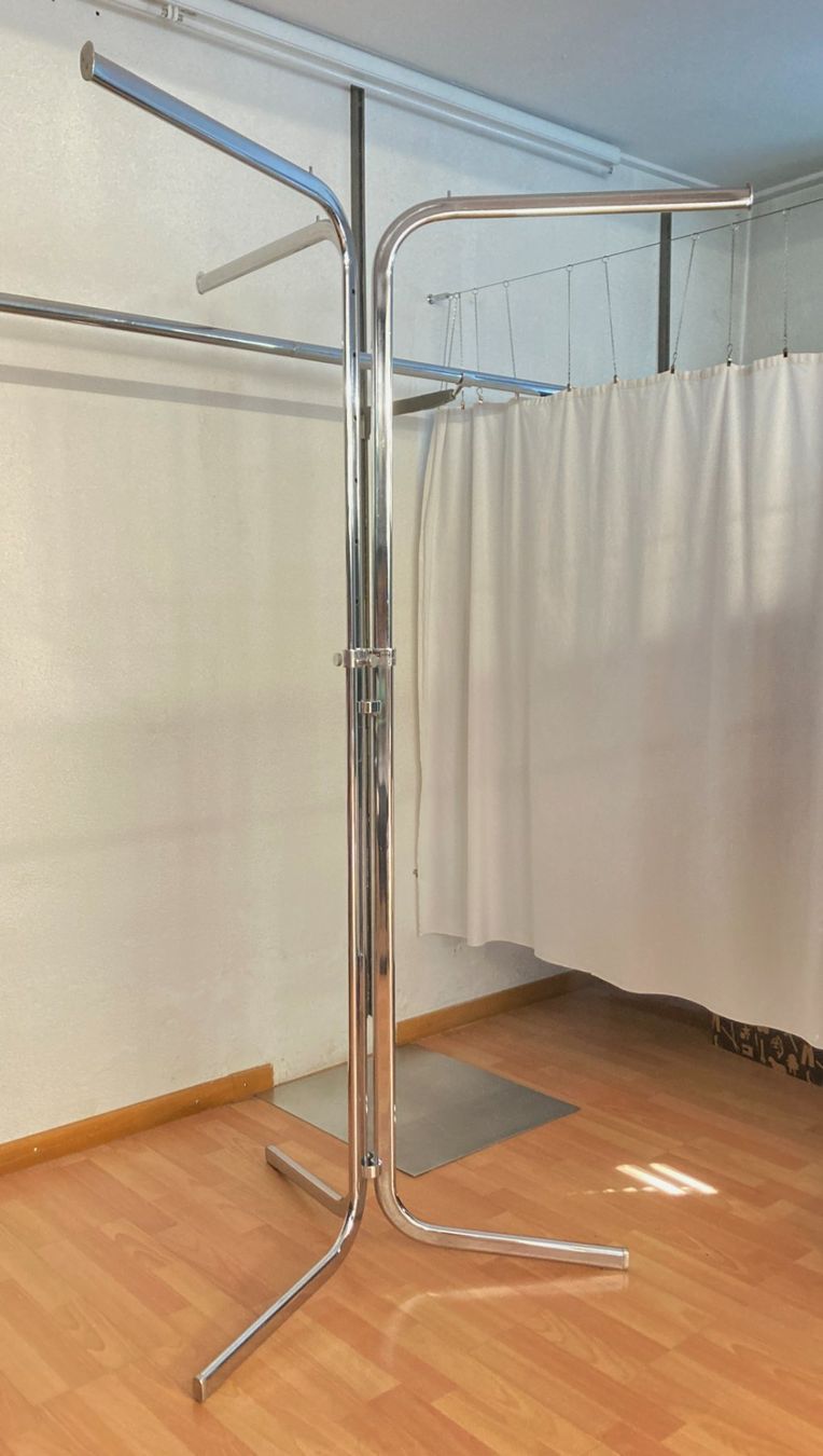 Sonstige Dekorationen & Accessoires: Kleiderständer 3-Arm, gross – Gebraucht aus Luzern von flexibus77 2