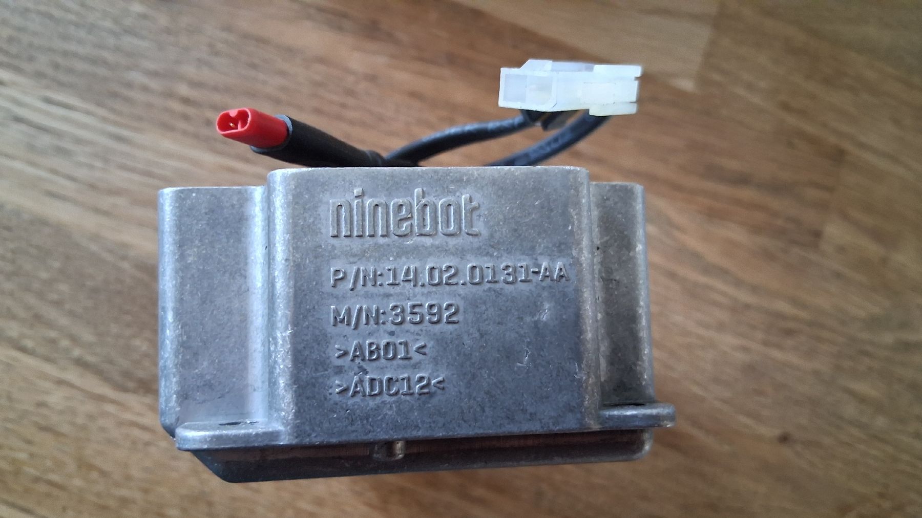 Batterieladegeräte: Ninebot Internes Ladegerät E-Scooter/ AC Adapter 42V 2.9A – Neu (gemäss Beschreibung) aus Neftenbach von Troper8 6