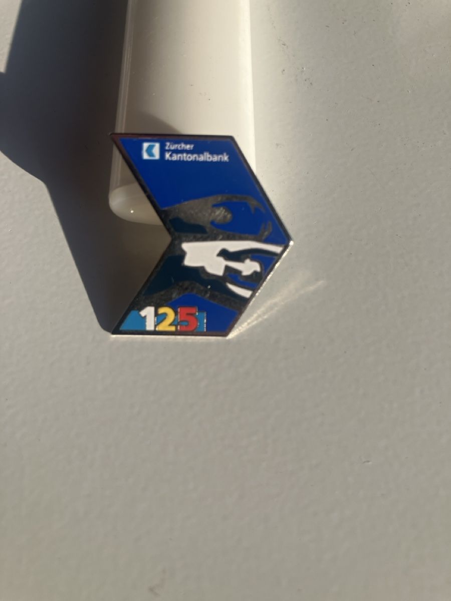 Placchette & Badge: Pin Zürcher Kantonalbank – Usato da Eschlikon TG venduto da Urs.knopf
