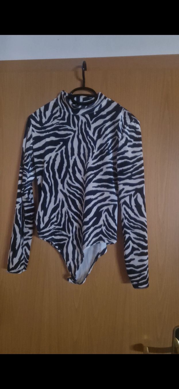 Tops: Body mit Zebra-Muster, Langarm, Stehkragen, Grösse S – Gebraucht aus Bubendorf von ang_b829