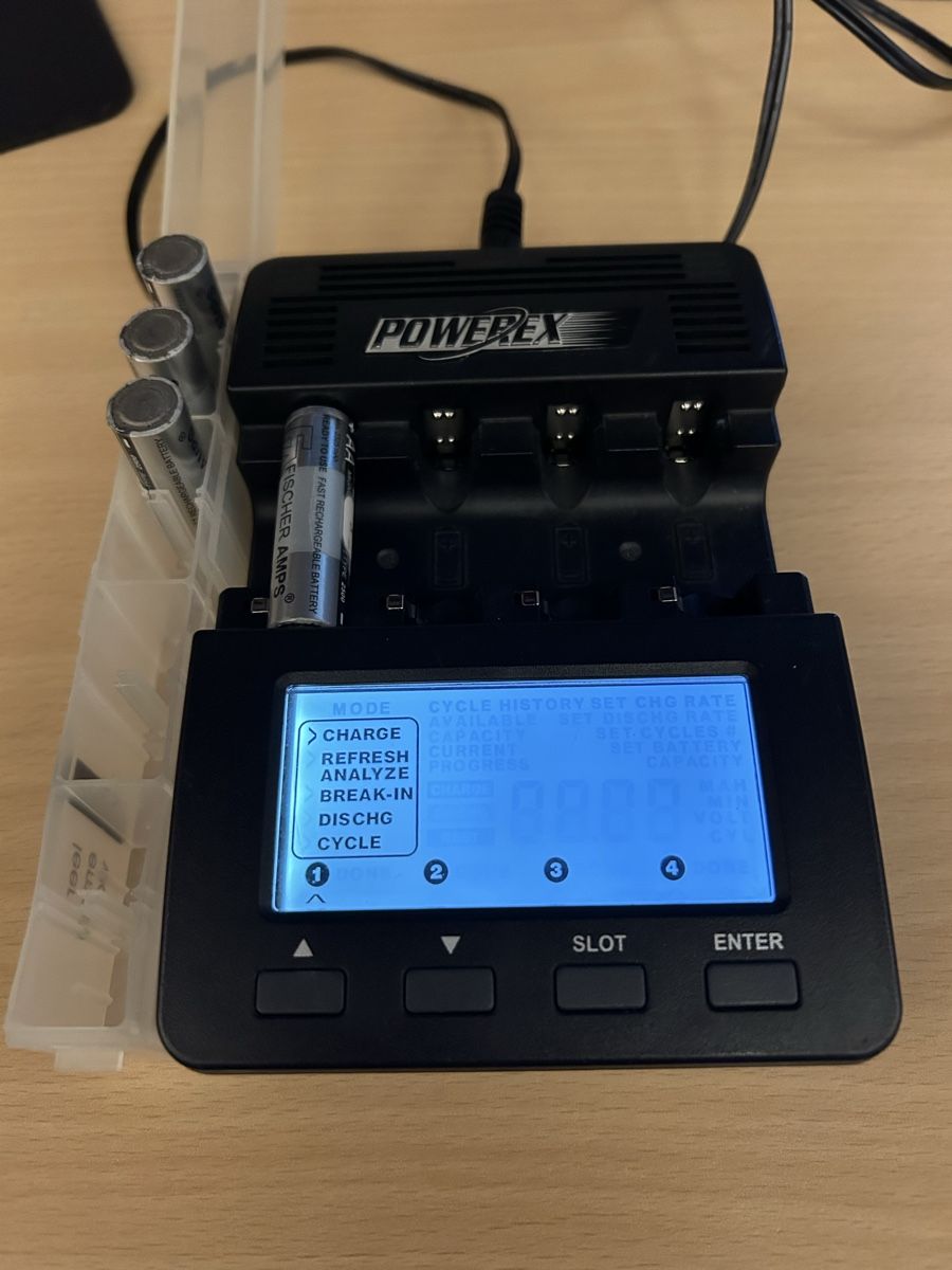 Caricabatterie: Professional Charger-Analyzer – Usato da Aarau venduto da Melia077 5