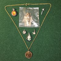 Schmuck-Set: Goldkette mit Anhänger, Vintage-Stil.✨