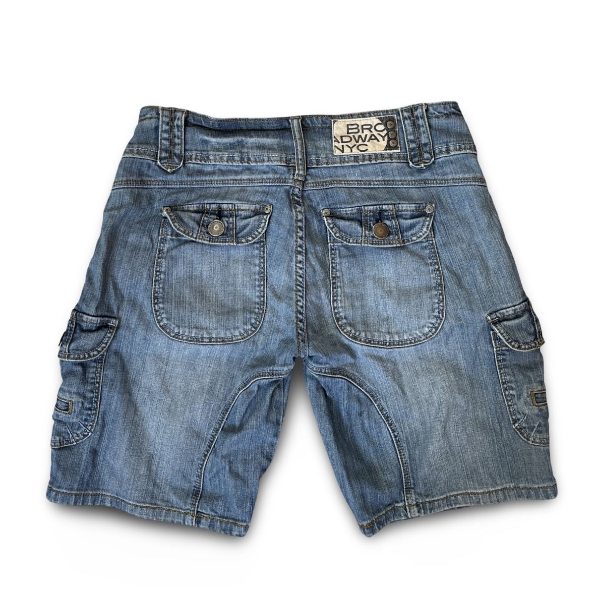 Broadway NYC Fashion Jeans: 2000s Jeans Shorts  – Usato da Basel venduto da Ankerkettenring