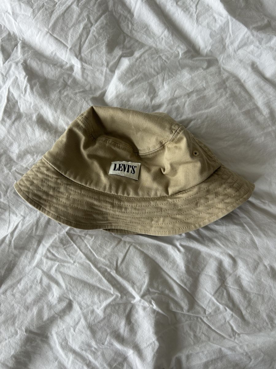 Levi's Copricapi, berretti & cappellini: Levi’s bucket hat – Nuovo (secondo la descrizione) da Horgen venduto da mar_9yv7