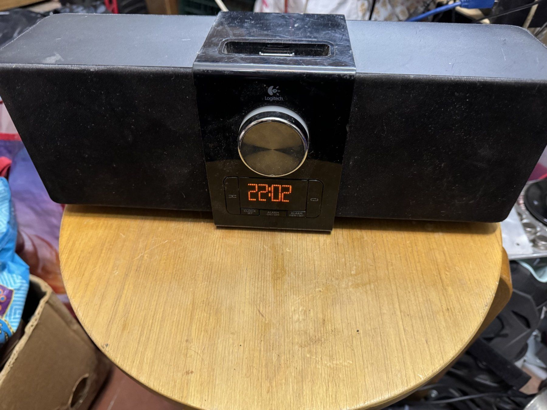 Radio: Sony-Radio mit Wecker und Logitech-Wecker – Usato da Zürich venduto da bigboss 2