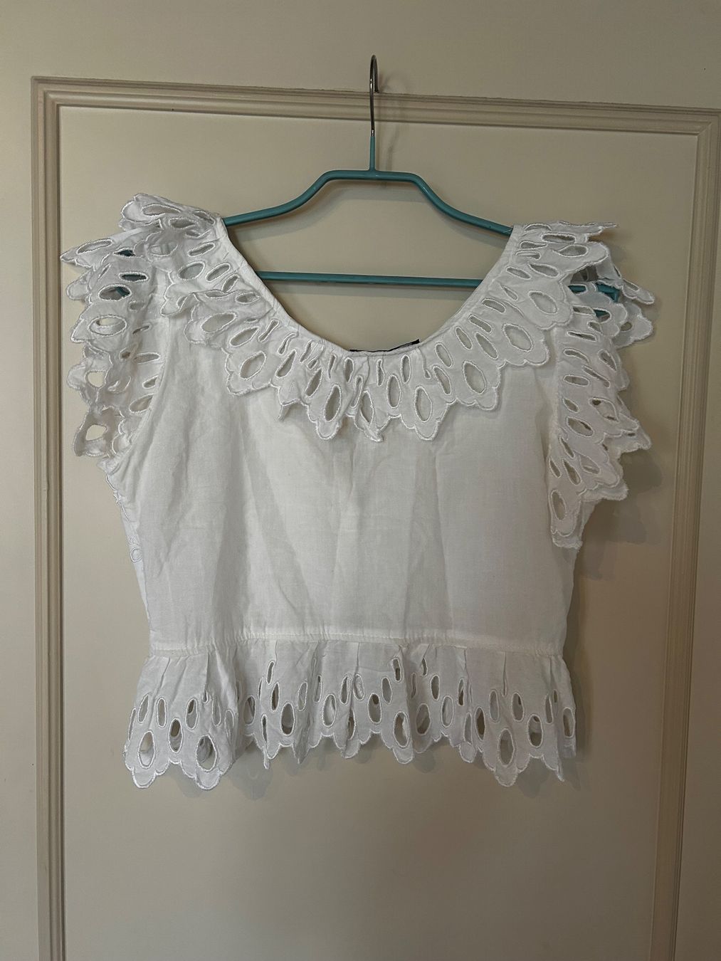 Tops: Top / Haut court dentelles blanc – D'occasion à Bernex par joe_6dn9 1