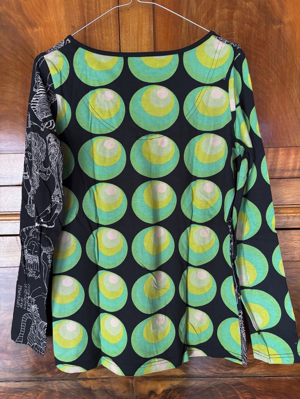 Desigual Maglioni & Felpe: Pull Desigual avec motifs, taille M – Usato da Grand-Lancy venduto da hip_2rbd 1