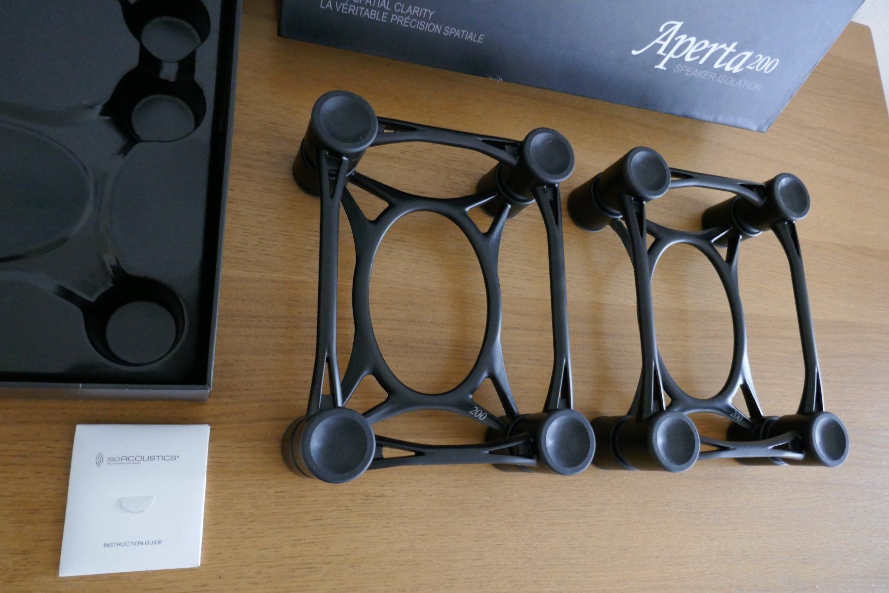 Supporti a parete: Isoacoustics Aperta 200 – Usato da Lutry venduto da Aghoithae 2
