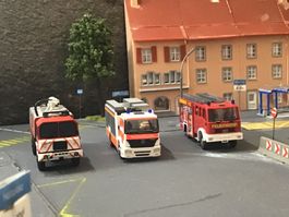 WIKING 1:87 H0 MERCEDES-BENZ,IVECO