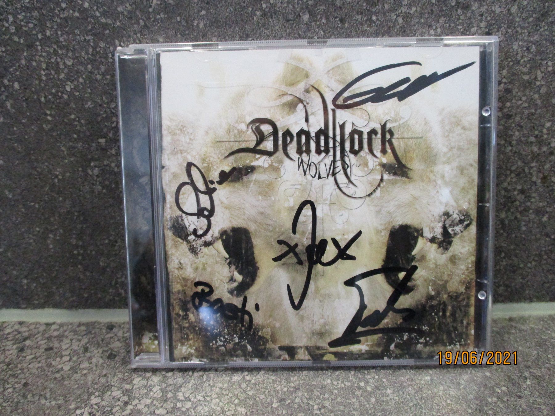 CD: Deadlock -  Wolves / Mit den Unterschriften der Band – Usato da Liestal venduto da Disc-Point