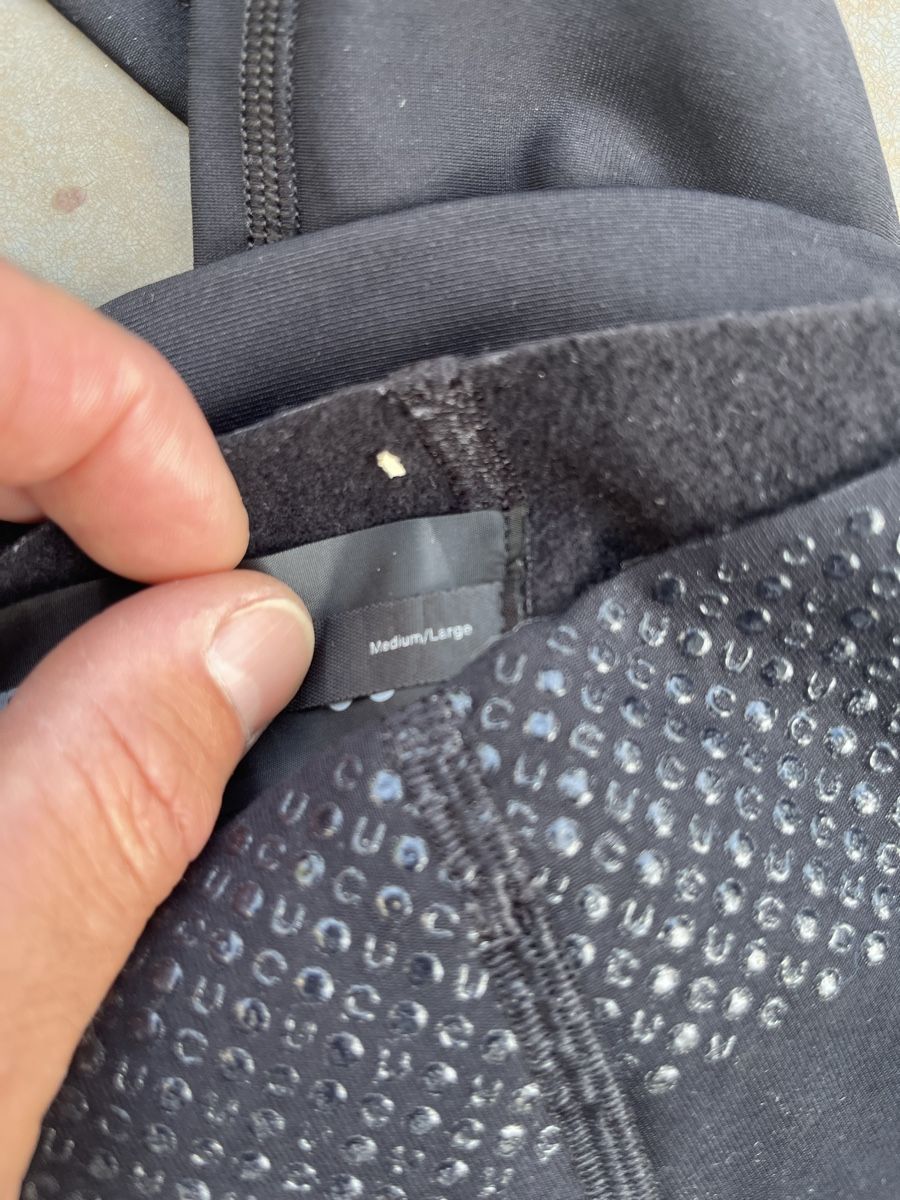 Canottiere & Pantaloni: Universal Colours / Rapha / Maap – Usato da Zürich venduto da Alpina10 1
