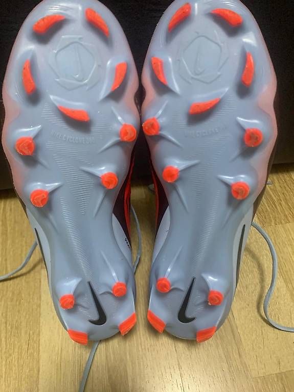 Herrenschuhe: Nike Fussballschuhe – Gebraucht aus Kloten von Lume_o 2