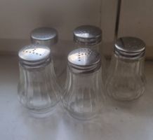 5x Gewürzstreuer, Salzstreuer, Pfefferstreuer