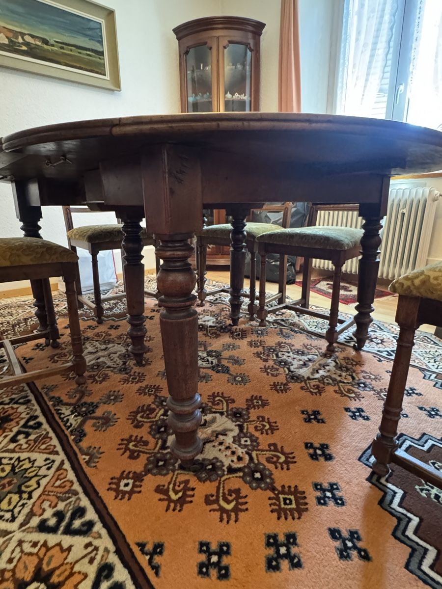 Tischset: Ancienne table avec lot de 6 chaises et 2 rallonges  – Gebraucht aus Courrendlin von bur_twg6 1