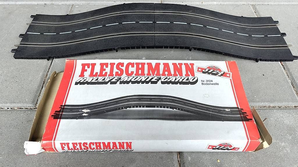 Piste: Bodenwelle Nr. 3124 Fleischmann Rallye Monte Carlo  – Usato da Basel venduto da Martin314159