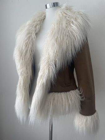 Neue Stradivarius Winterjacke, Grösse M, nie getragen!