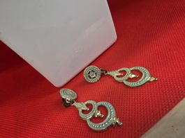 Ohrhänger goldfarben mit Ornamenten ungetragen