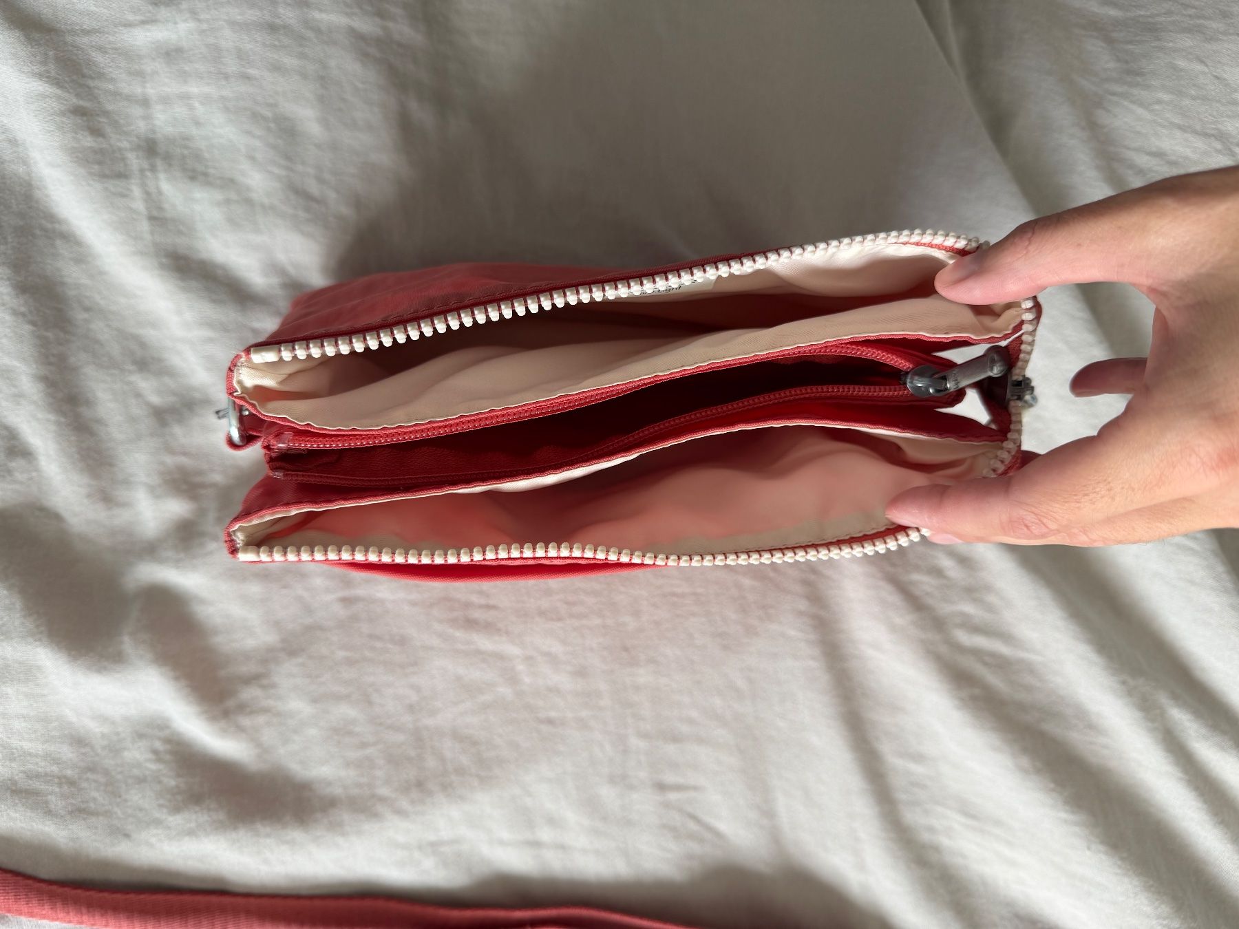 Kipling Autres vêtements & accessoires: Kipling pochette Riri – D'occasion à Meyrin par Enitsuj 3