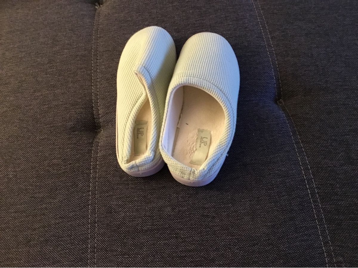 Scarpe da donna: Hausschuhe Gr 40 – Usato da Endingen venduto da Warlock 1