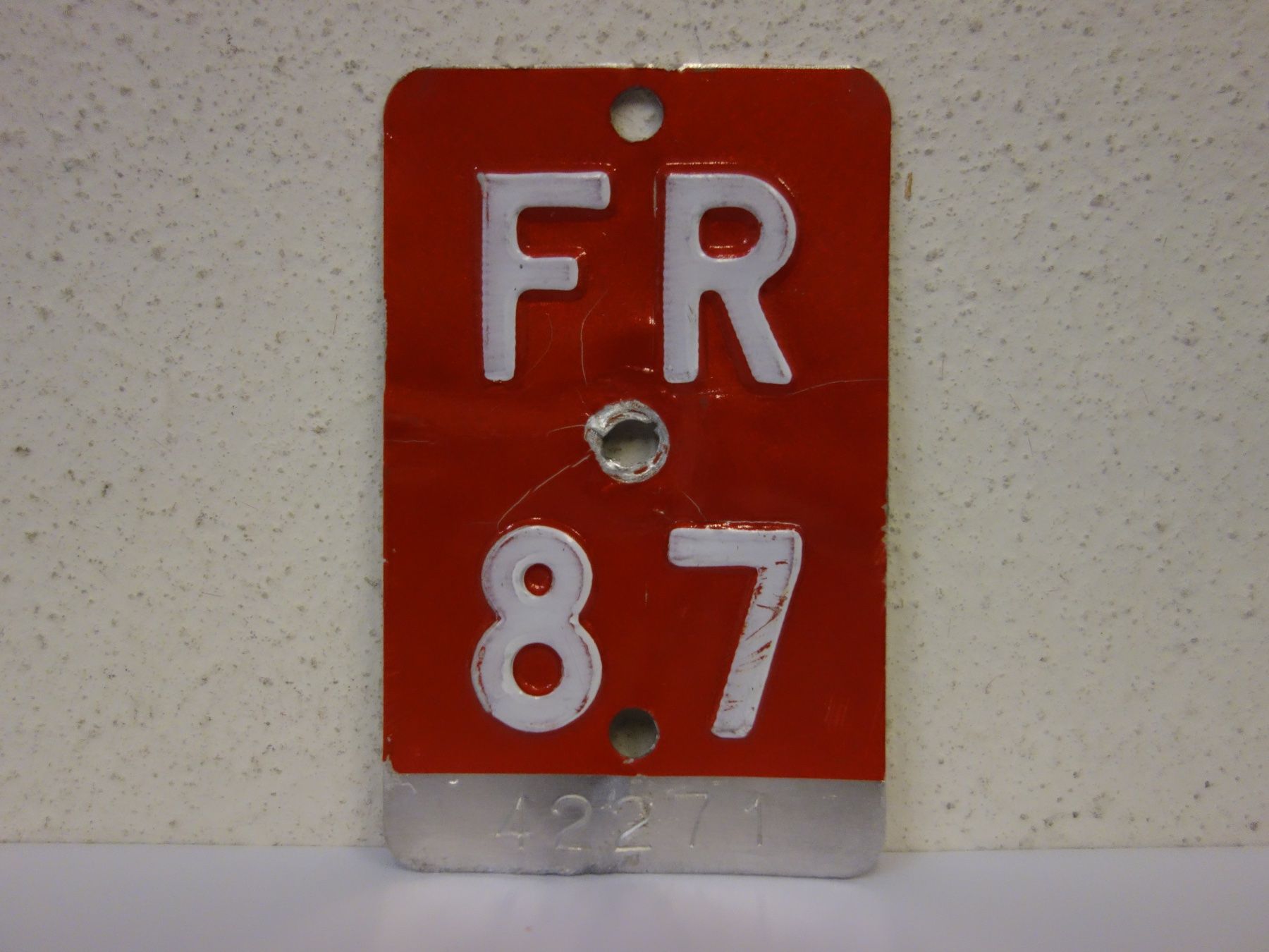 Schilder: FR 87 VELONUMMER - FAHRRADSCHILD – Gebraucht aus Kerzers von zimmergruen