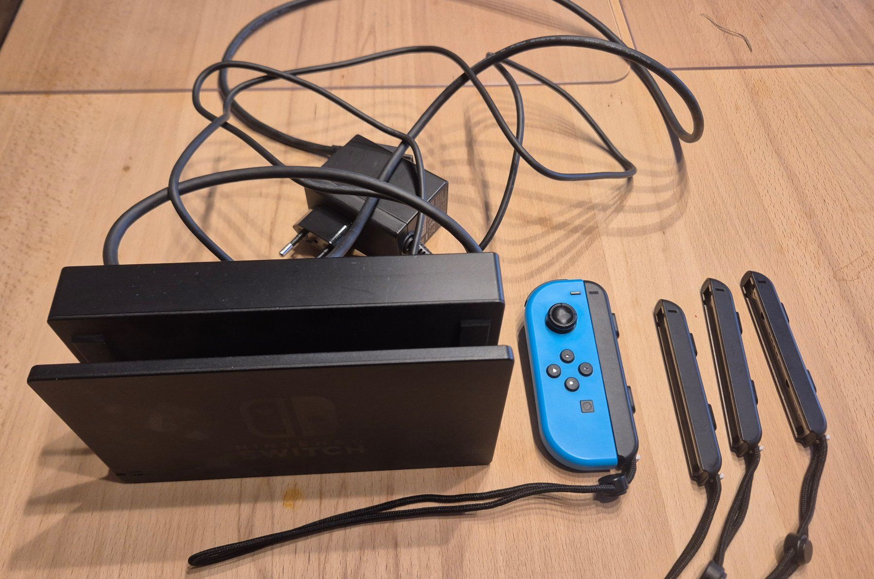 Nintendo Console: Nintendo Switch – Usato da Bassersdorf venduto da Janine06 6