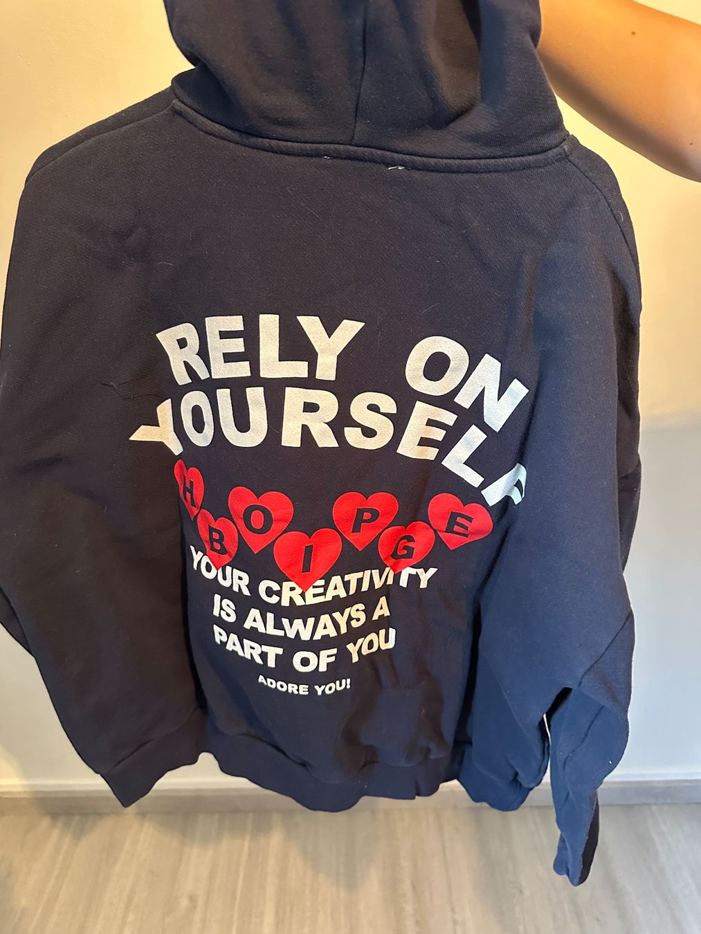 Pull&Bear Maglioni & Felpe: ADORE YOU! Pullover – Usato da Liestal venduto da Cliestal 1