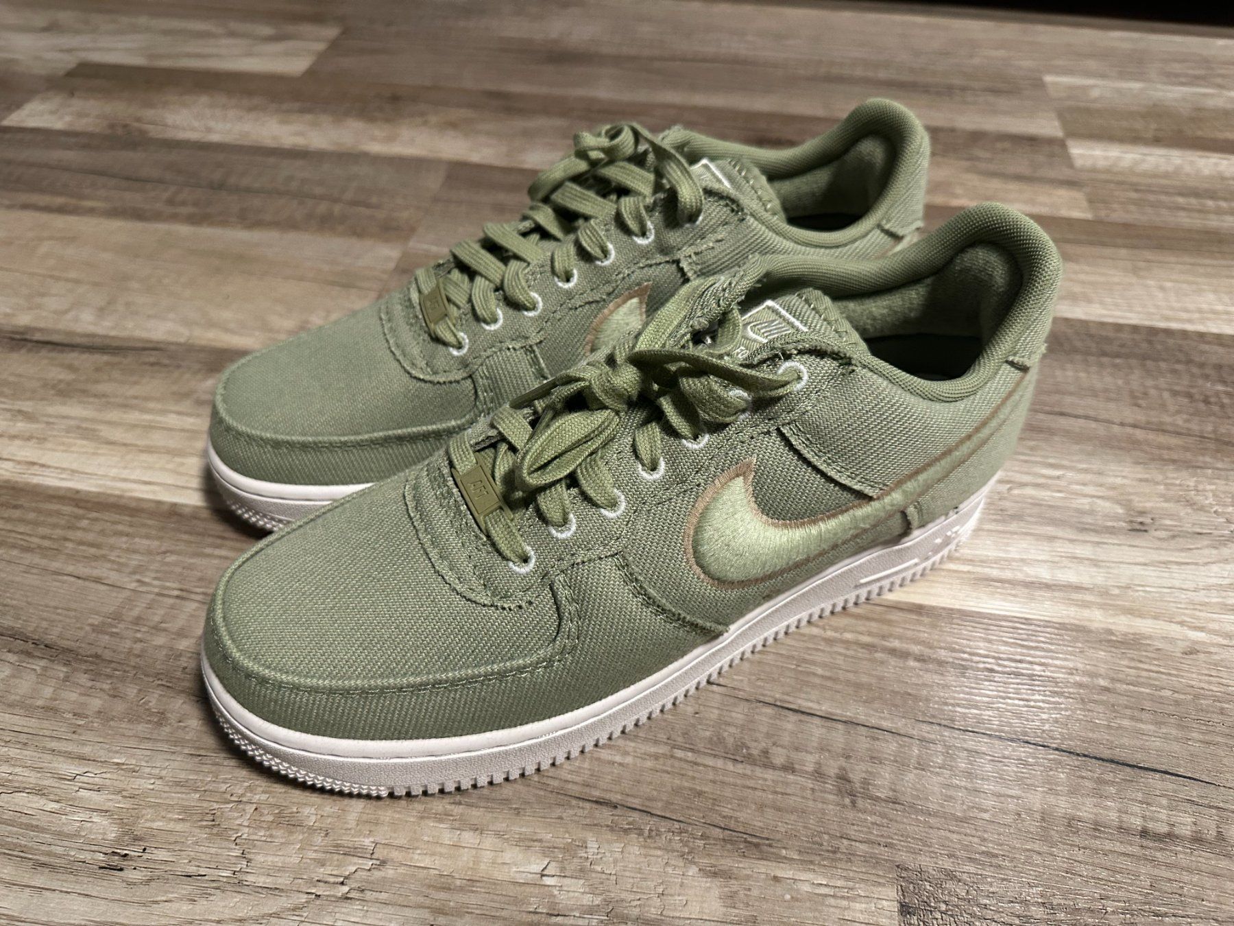 Nike Herrenschuhe: Air Force 1 Grün – Neu (gemäss Beschreibung) aus Menziken von DerFloh