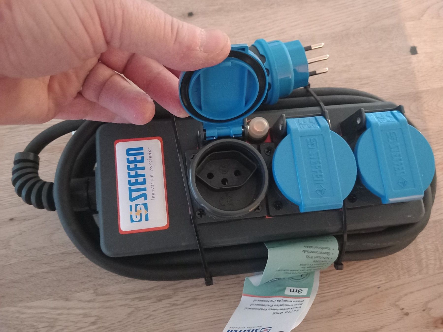 Spine: Gummisteckdosenblock 3xT13 IP55 – Nuovo e nell'imballaggio originale da Thun venduto da Beas-Allerlei 1