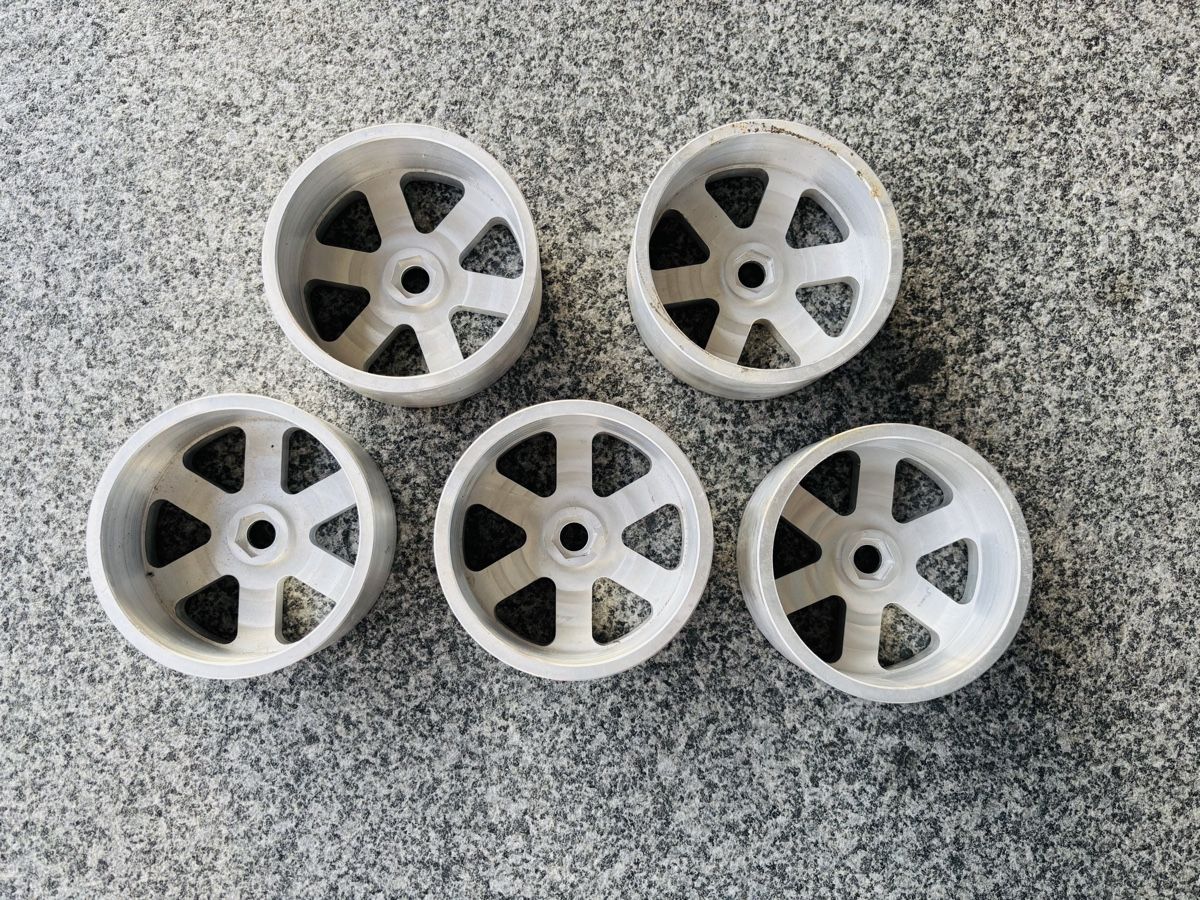 Modellismo RC: RC Aluminiumfelgen 1:8 – Nuovo (secondo la descrizione) da Lachen SZ venduto da snick44 1