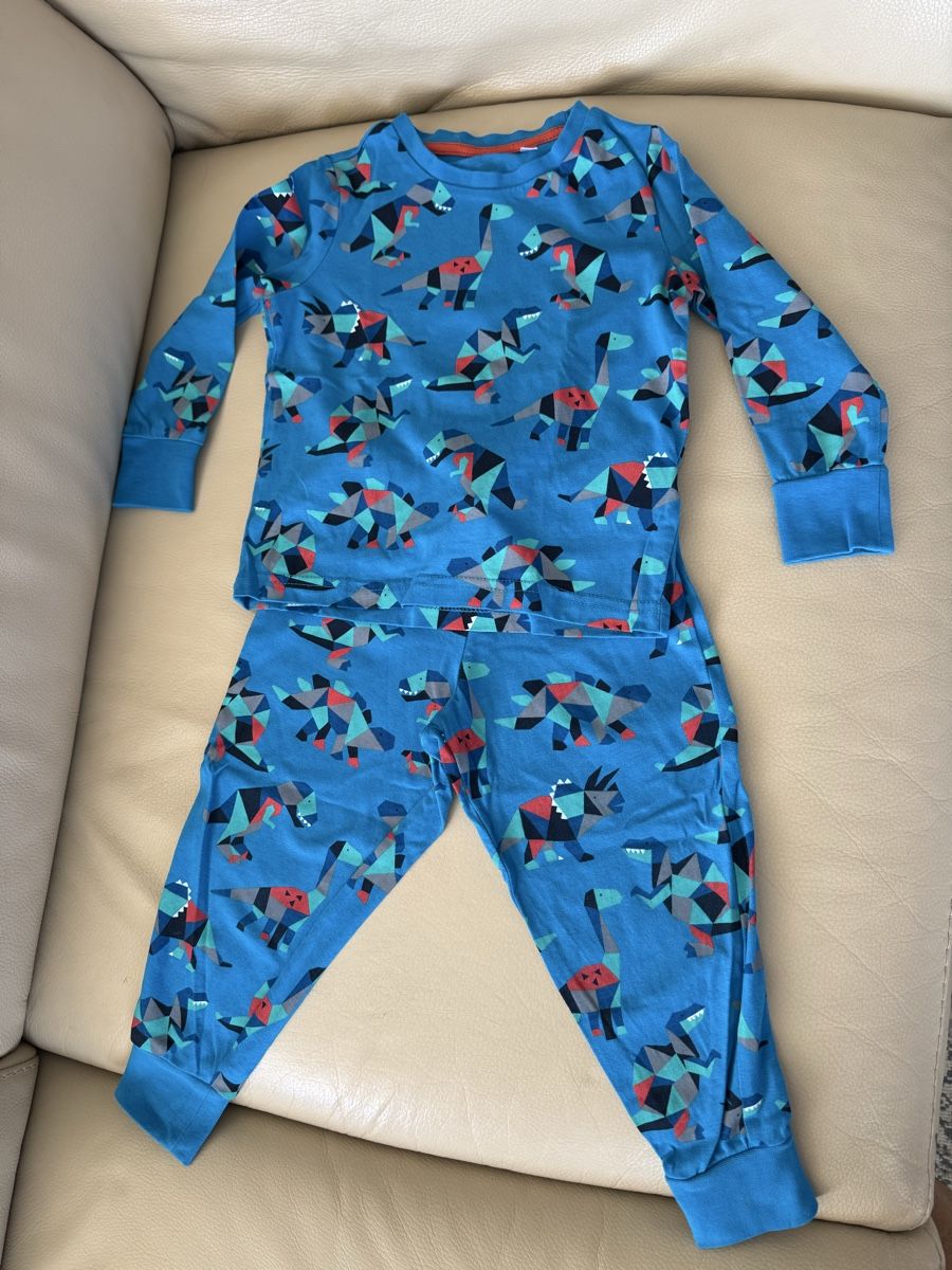 C&A Pyjamas: 2 Pyjama Sets Kinder Grösse 98 Dino Mickey – Neuf (Voir description) à Oberengstringen par lor_8y27 1