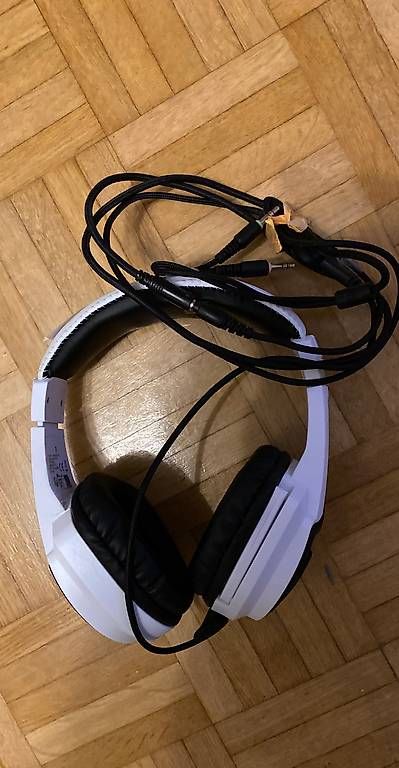 Cuffie: Head Set – Usato da Emmen venduto da Aribini