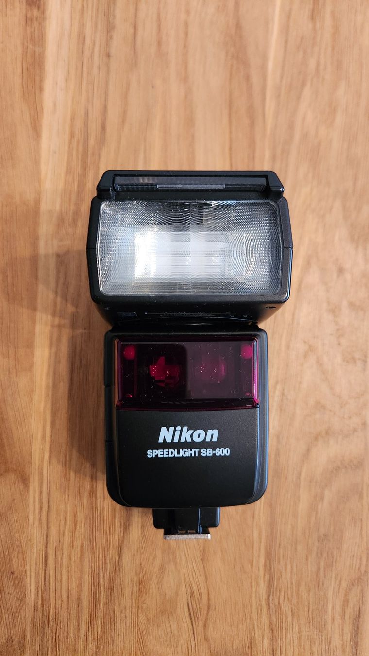 Nikon Blitze: Nikon Flash Speedlight SB-600 – Gebraucht aus Aigle von Mickael-b4 9