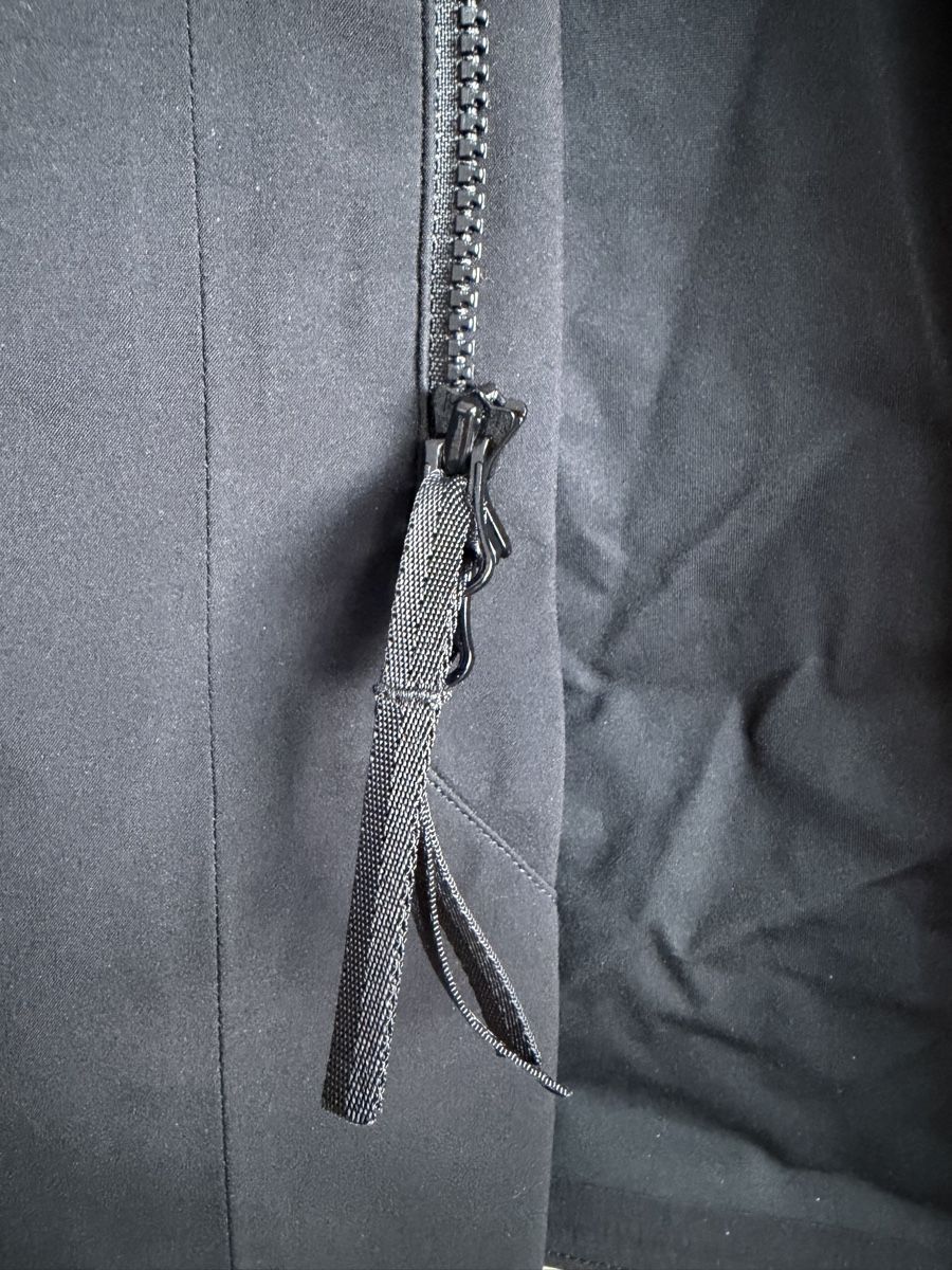 Arcteryx Jacken: Arcteryx Veilance Jacke S – Gebraucht aus Zürich von z00mie 1