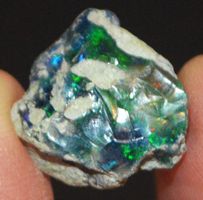 Edelstein L-9797–Schwarzer Äthiopischer Opal roh 11.15 Karat